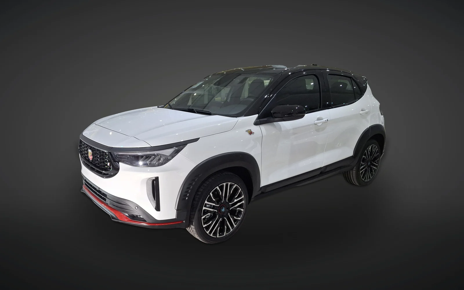 Fiat Pulse Abarth em estúdio, vista dianteira três quartos